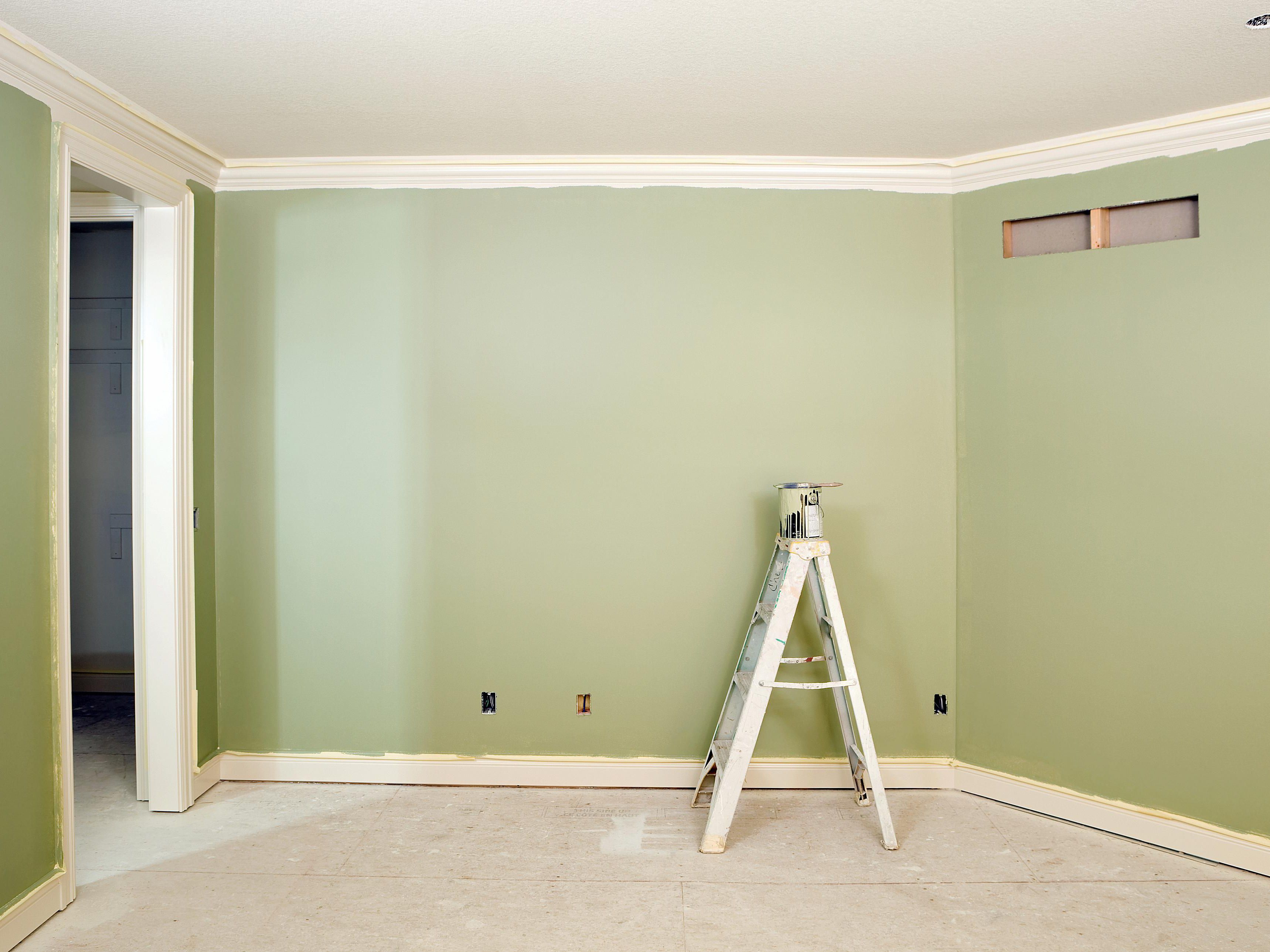 green house room during paintin process and latter in middle